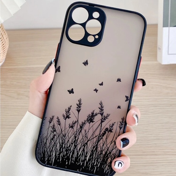 ⚠️Clearance IPhone 15 Pro Max Stylish Black Phone Case with Nature Design - Picture 4 of 4